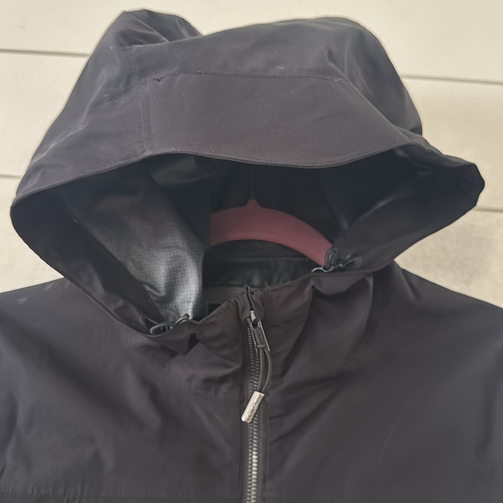 Lole Size XS Lainey Rain Jacket Durable Water Repellent (DWR) Breathable Black - Picture 7 of 17